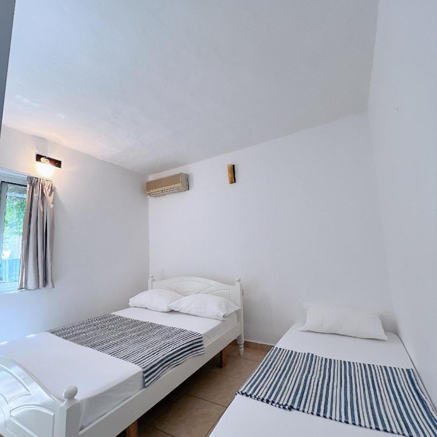 Garden Villa Naza Piqeras Kültér fotó