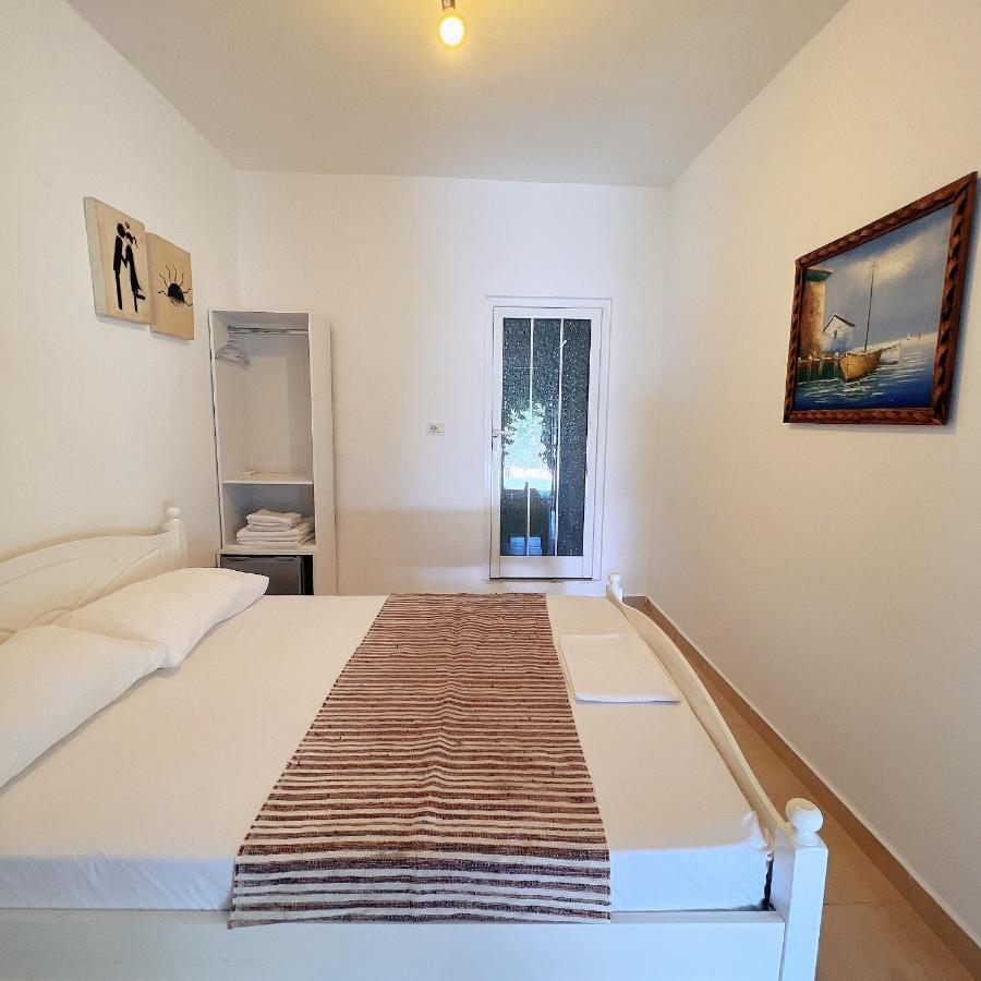 Garden Villa Naza Piqeras Kültér fotó
