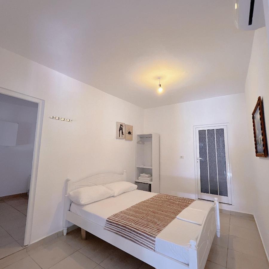 Garden Villa Naza Piqeras Kültér fotó