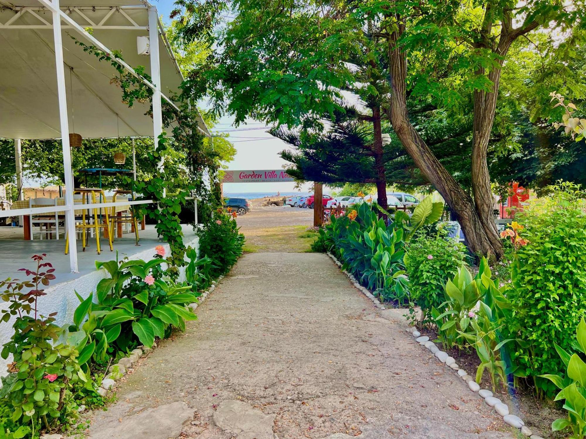 Garden Villa Naza Piqeras Kültér fotó