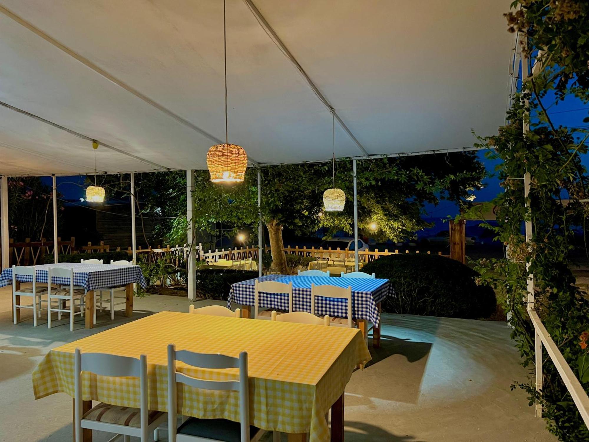 Garden Villa Naza Piqeras Kültér fotó
